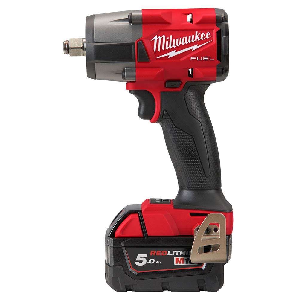 Milwaukee Fuel 1/2\ Mid Torque Impact Wrench Kit"