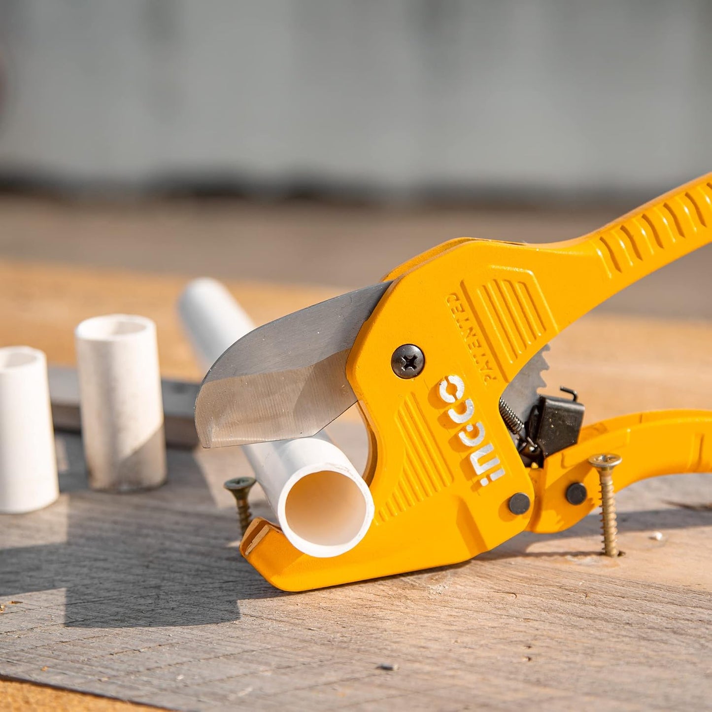 INGCO Ratcheting PVC Pipe Cutter – HPCS05428