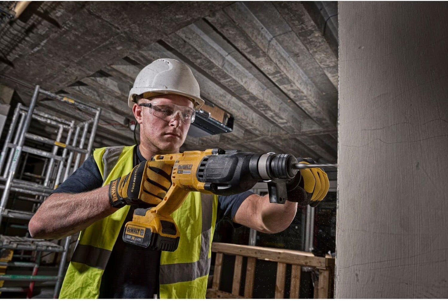 DEWALT DCH133M1-GB 18V 26mm Brushless SDS+ Hammer – Yellow/Black, 3 Year Warranty