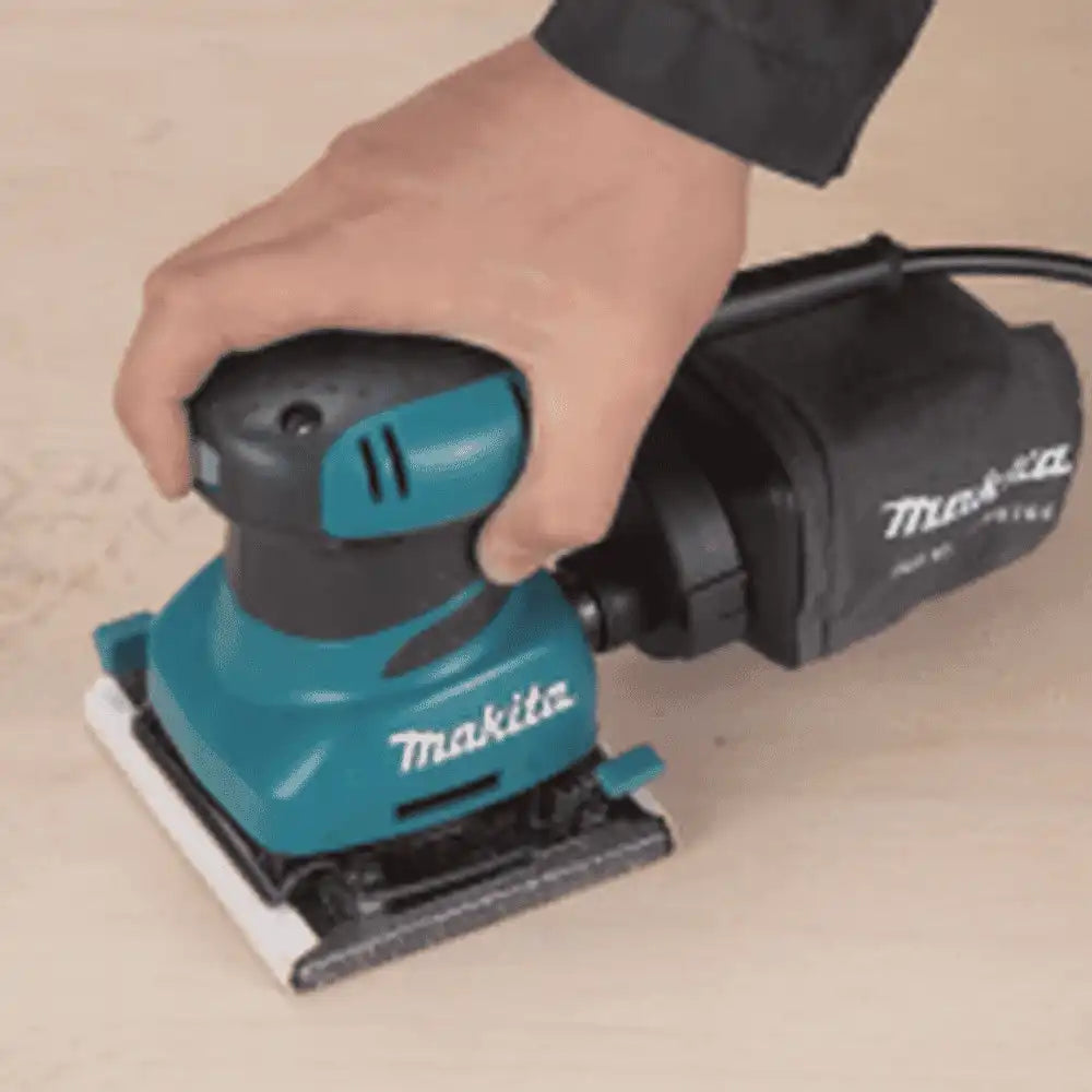 Makita 220V Electric Finishing Sander 112x102mm – 200W, 14000 OPM